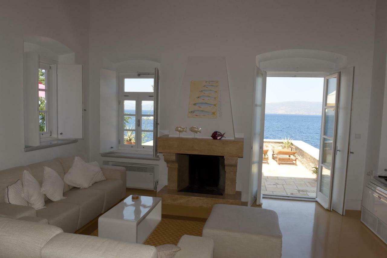 Hydra Kamini Beach Thea Exterior photo